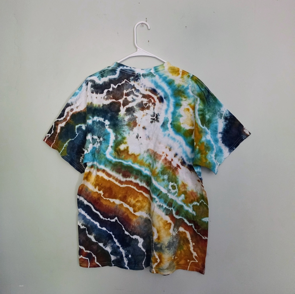 Unisex Hand-Dyed Tie-Dye Short Sleeve T-Shirt - Picture 4 of 6